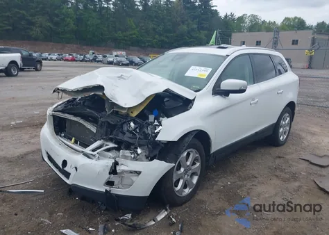 2013 Volvo Xc60 3.2/3.2 Platinum/3.2 Premier/3.2 Premier Plus z USA, uszkodzony, nr VIN YV4940DZ7D2385780